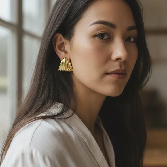 Triangle Wave Stud Earrings Vintage Style - Picture 3 of 5